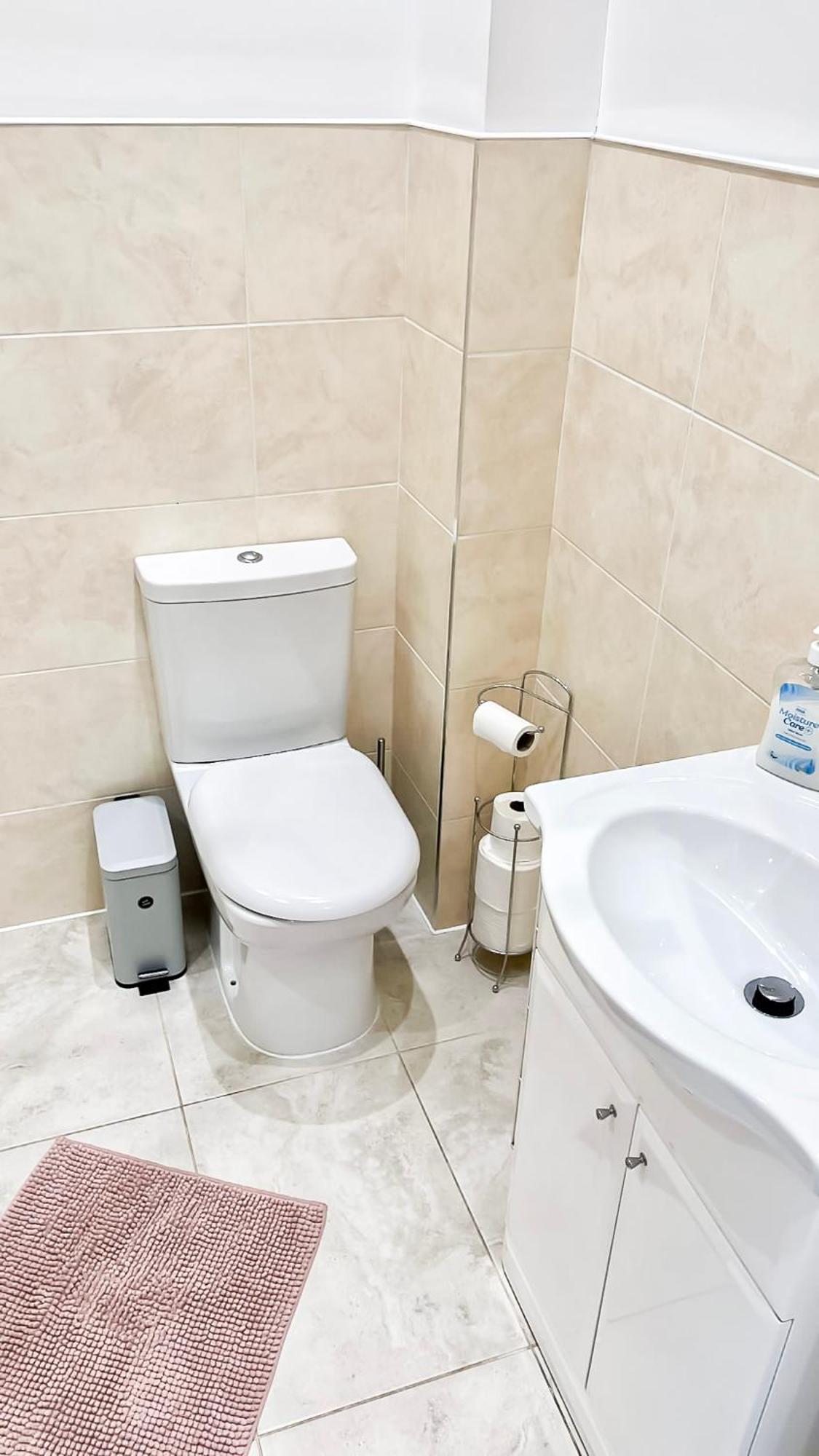 Charming 2-Bedroom Flat In Shepherd'S Bush, Near Hammersmith London Exterior photo