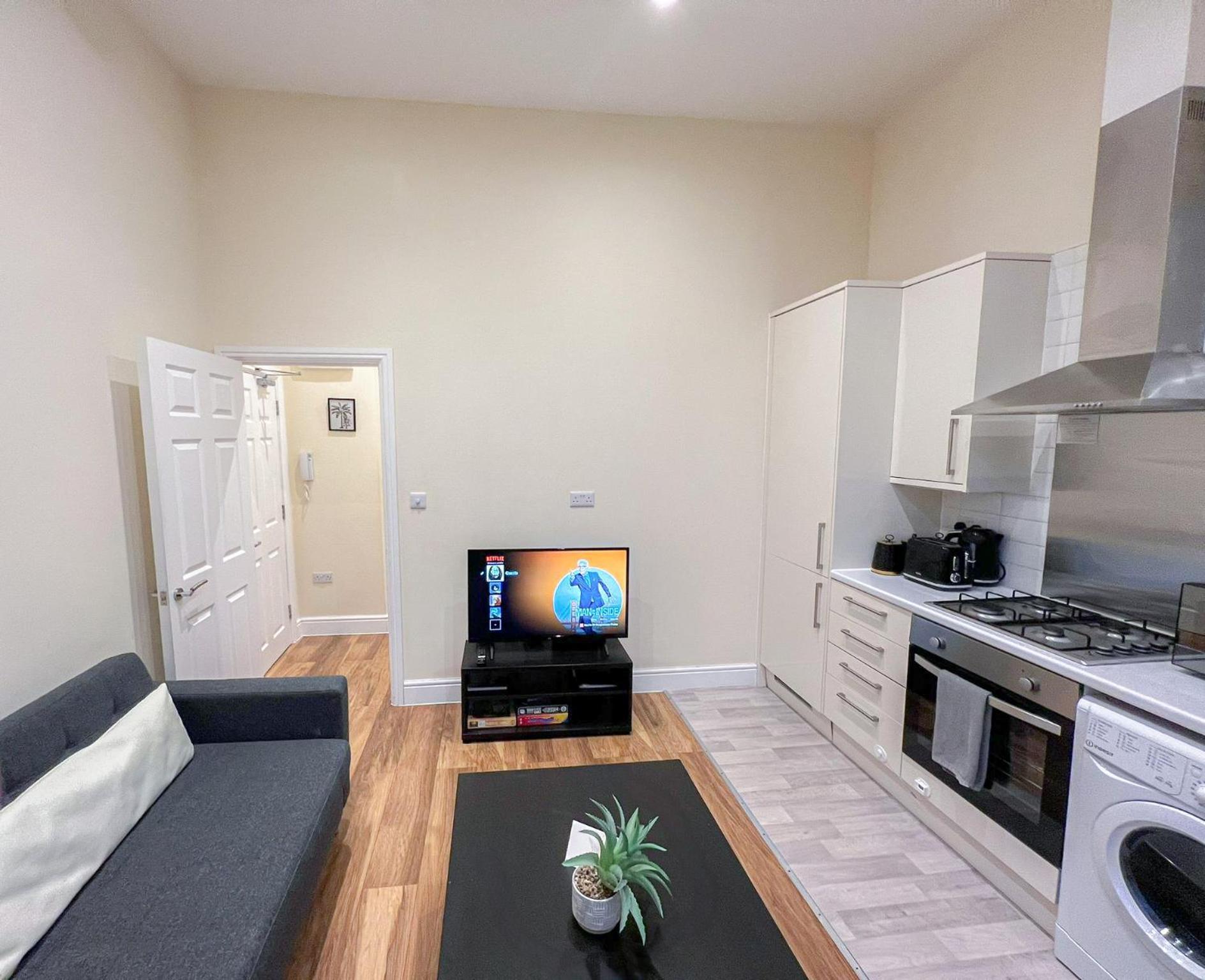 Charming 2-Bedroom Flat In Shepherd'S Bush, Near Hammersmith London Exterior photo