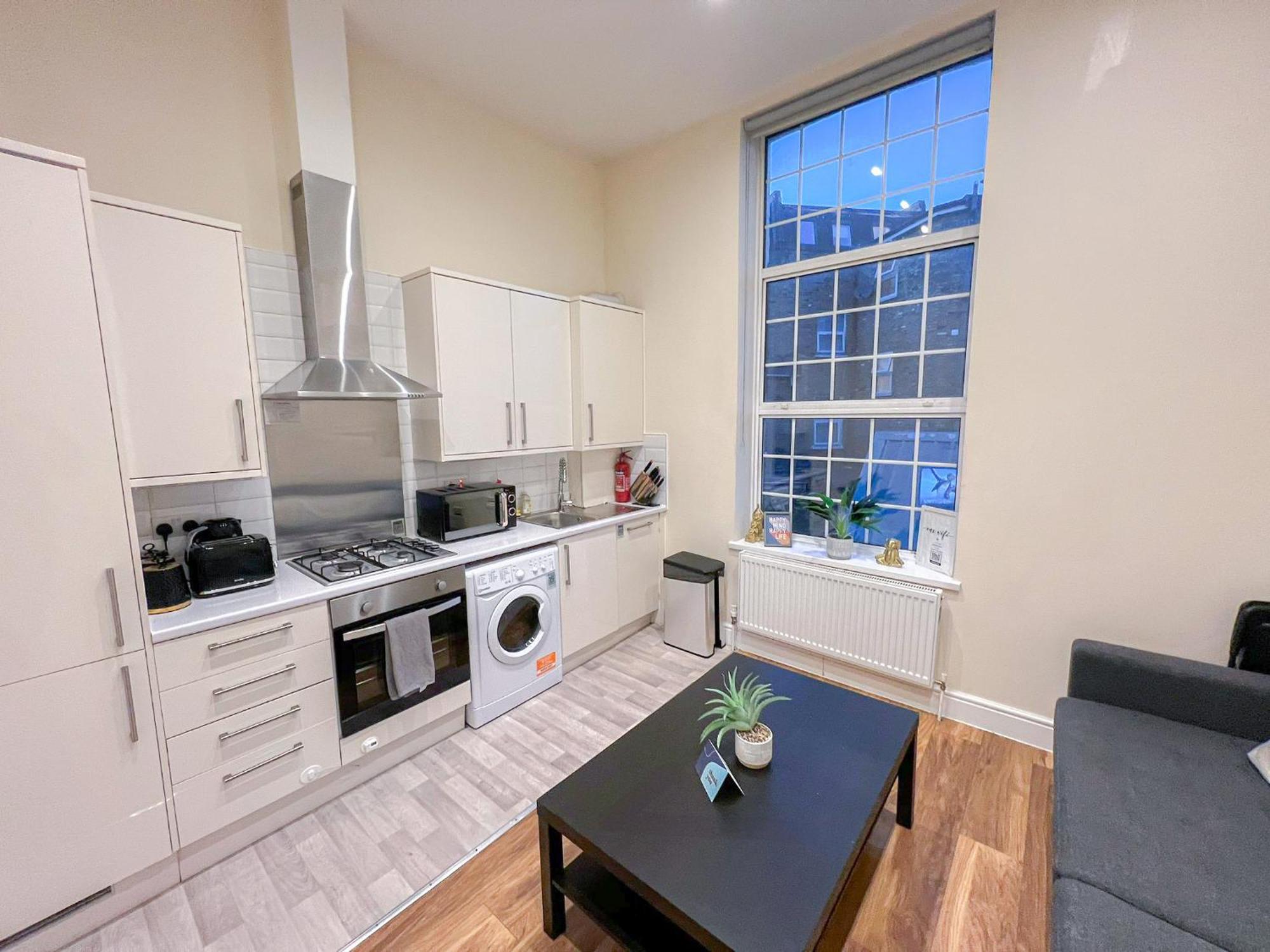Charming 2-Bedroom Flat In Shepherd'S Bush, Near Hammersmith London Exterior photo